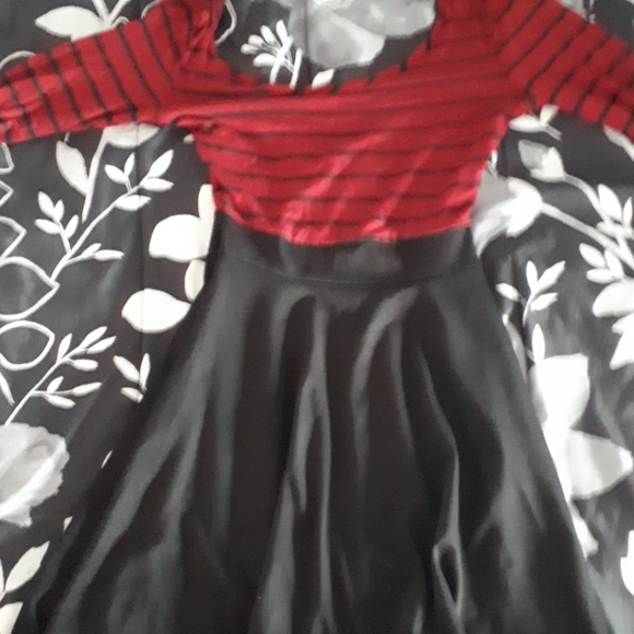 Dress - Picture 1 of 1